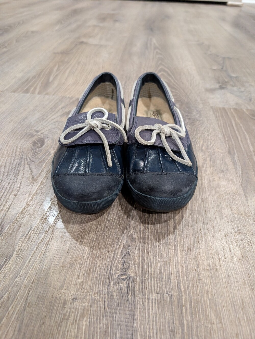 UGG Ashdale Duck Boat Shoes Navy Blue Leather Sheepskin Lined Flats Women Size 7